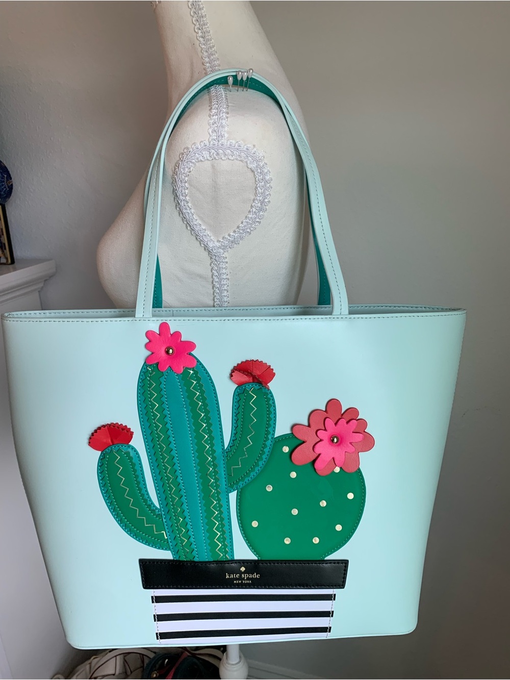 kate spade Mint Green Cactus Tote with Matching Cactus Wallet & Accessories - Picture 2 of 15